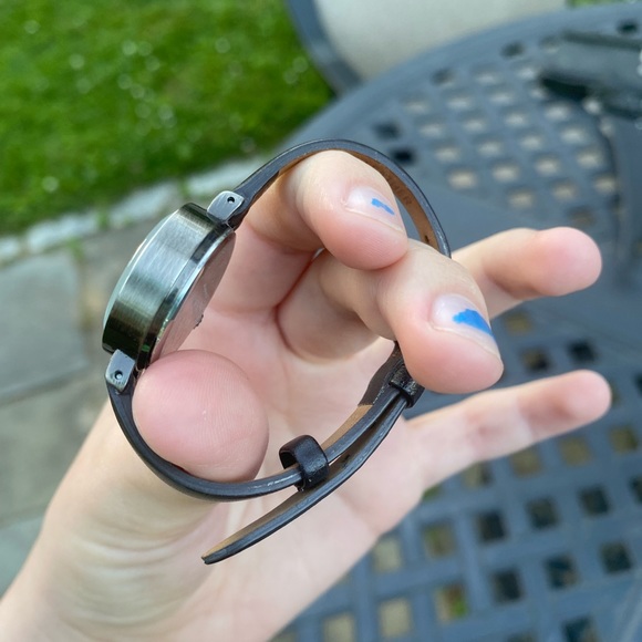 Small Leather Watch - Picture 4 of 10